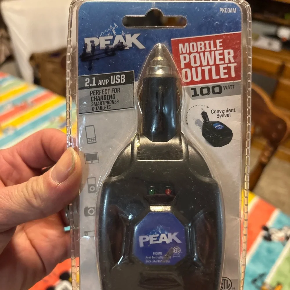 Peak Performance Black USB Mobile Power Outlet - 2.1A Car Charger